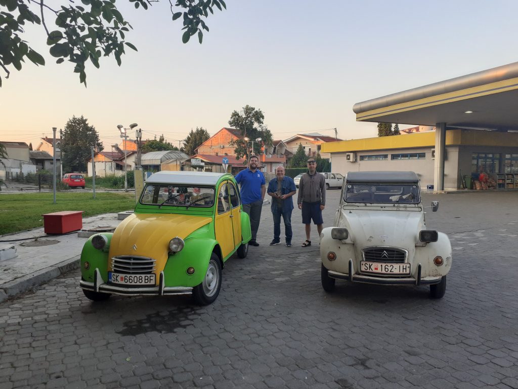 2cv's with it's crew members