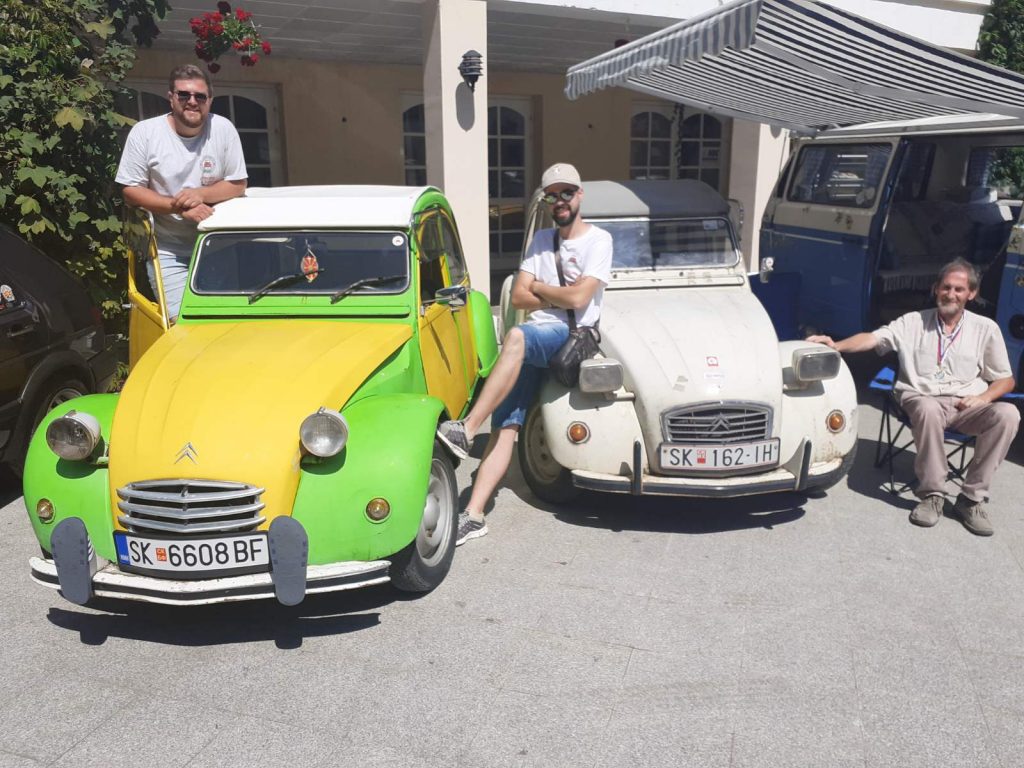 2cv's