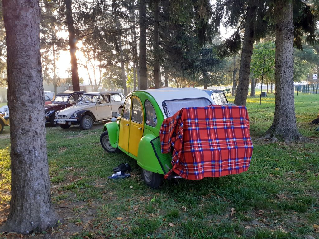 Camping in 2cv