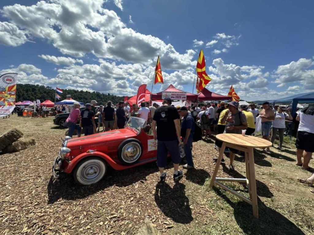 светскиот собир на 2CV и пријателите